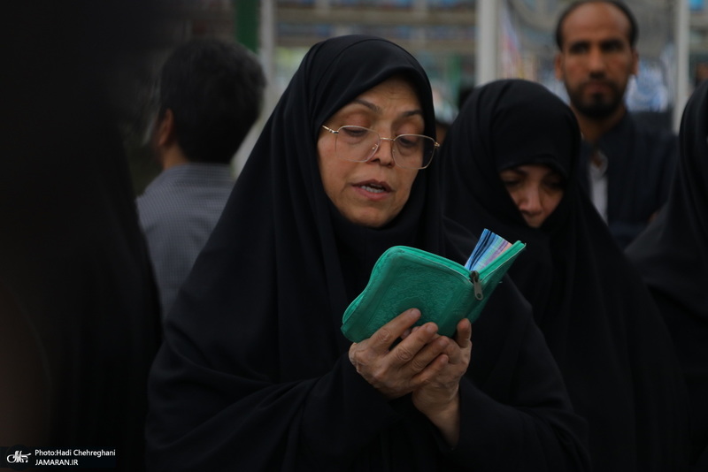 مراسم تحویل سال نو در گلزار شهدای قم‎