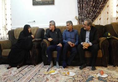 خانواده های شهدای جهادگر گناوه تجلیل شدند