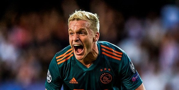 فان دبیک به منچستر یونایتد پیوست
