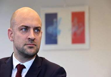 وزیر خارجه فرانسه: آزادی اتباع فرانسوی ارتباطی به بحث هسته‌ای و لغو تحریم‌ها ندارد؛ از اقدام ایران استقبال می‌کنم/ مذاکرات در سکوت پیش رفت/ درباره ایران سخت‌گیر بوده‌ایم/ لغو تحریم‌ها باید با توافق و اجماع اعضای شورای امنیت باشد