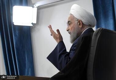 حسن روحانی: متأسفانه همچنان در شرایط نه جنگ و نه صلحیم/ فضای امن می‌خواهیم نه امنیتی/ برای تقویت بازدارندگی نیاز به جذب نخبگان داریم/ در بسیاری از موارد بازدارندگی سیاسی مانع جنگ شد/ دشمن موفق نشد سازمان دفاعی ما را آشفته کند/ تکرار نشدن جنگ دست ماست