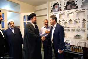 رونمایی از کتاب در حدیث دیگران