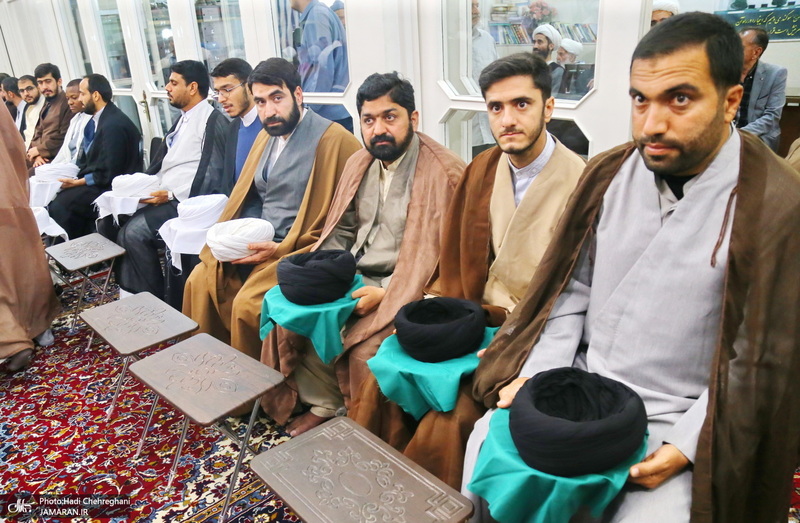 مراسم جشن عید غدیر و عمامه‌گذاری طلاب در بیت مراجع  تقلید و علما