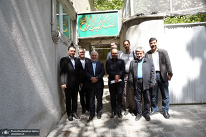 بازدید علی دارابی، معاون میراث فرهنگی از بیت امام خمینی (س) از جماران