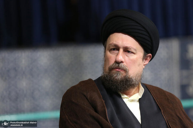 سید حسن خمینی: امروز، وحدت حول محور ایران اسلامی راه حفظ کشور از تجاوزات و تهدیدات است/ با اتکال به ذات اقدس الهی، اتحاد ملی و اقدام کوبنده نیروهای مسلح تحت فرامین فرماندهی معظم کل قوا، این گردنه حساس را پشت سر خواهیم گذاشت