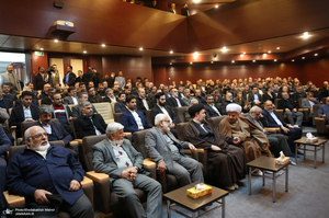 دیدار رئیس، مدیران و جمعی از کارکنان کمیته امداد امام خمینی (ره) با سید حسن خمینی