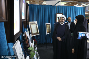 بازدید رئیس موسسه تنظیم و نشر آثار امام خمینی از نمایشگاه بین المللی قرآن کریم