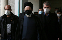 سید محمد خاتمی بر پیکر خواهر امام موسی صدر نماز خواند (16)
