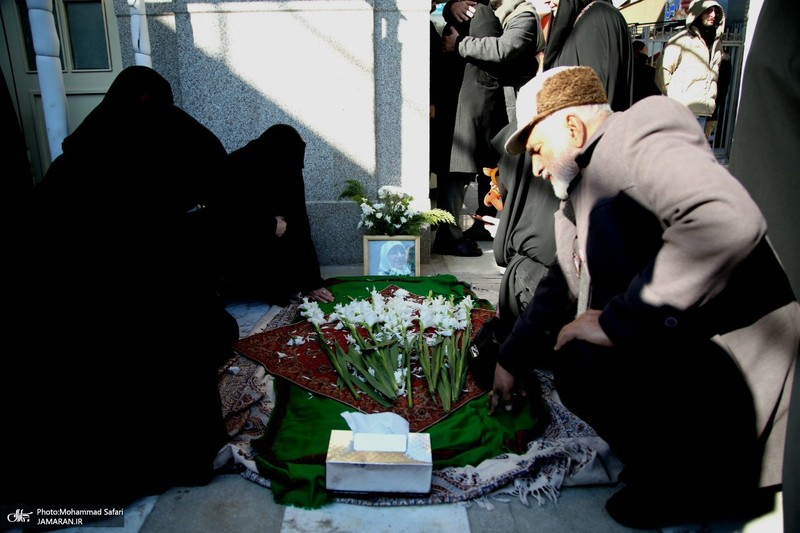 مراسم تشییع و خاکسپاری پیکر اشرف بروجردی