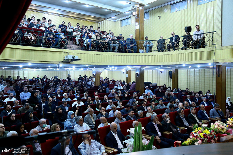 شب بزرگداشت «فرشاد مومنی»