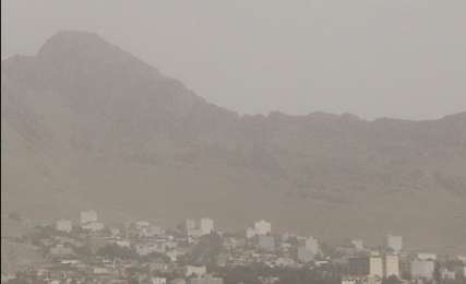 پدیده گرد و غبار محلی همدان را فرا می گیرد