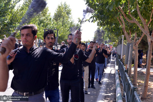 عزاداری ظهر عاشورا در حرم مطهر امام خمینی(س)