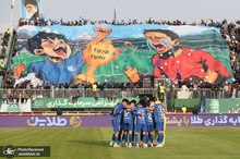 ویدیو| تیفوی کنایه آمیز استقلالی ها برای دربی 106