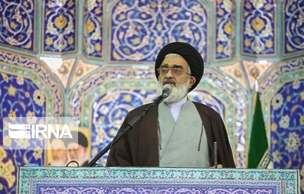 ارمغان وابستگی کشورها به آمریکا ذلت و خواری است