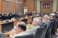 نشست هم‌اندیشی مؤسسه تنظیم و نشر آثار امام خمینی(س) قم با نویسندگان عرصه کودک و نوجوان