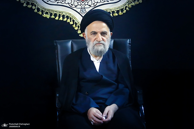آیت‌الله غروی، عضو شورای عالی حوزه‌های علمیه: آیت‌الله خامنه‌ای «انقلابی به‌روز» بودند/ ایشان همواره احترام بیت امام را حفظ کردند/ باید به مسئولین اعتماد کنیم/ برخوردهای ناشیانه ای نکنیم که زمینه شادی دشمن شود