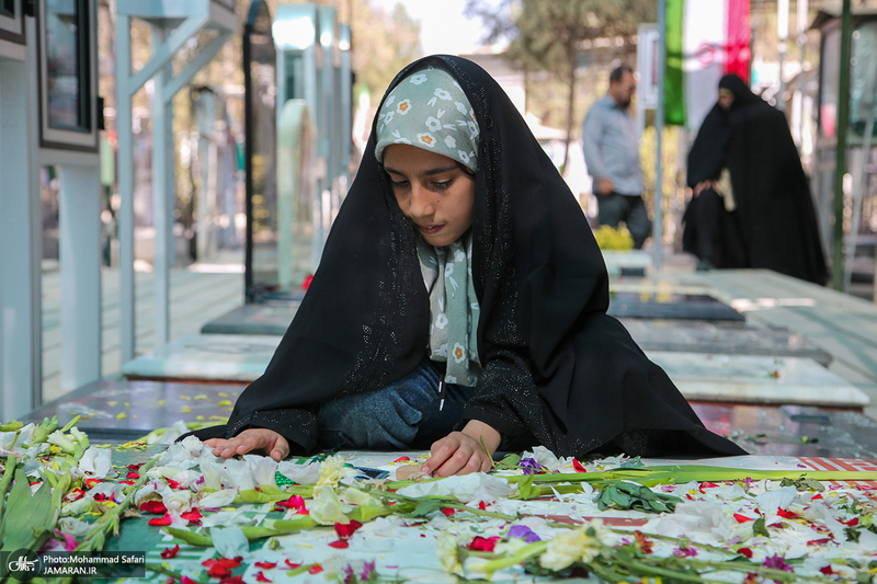 مراسم مهمانی لاله ها در بهشت زهرا (س) تهران