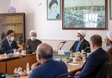 نشست هم اندیشی سرپرست موسسه تنظیم و نشر آثار امام خمینی(ره) با مدیران دفتر نمایندگی قم