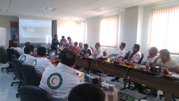 تیمهای درمانی هلال احمر منطقه زلزله زده کرمانشاه را ترک می کنند