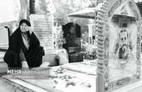 مادران شهدای دفاع مقدس هنوز با یاد و خاطره فرزندانشان زندگی می‌کنند (19)