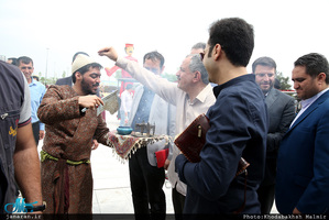 بازدید احمد مسجد جامعی از نمایشگاه «عطر یاس» در حرم مطهر امام خمینی(س)-2