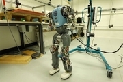 ربات مانکن دانشگاه شریف در جمع ۸ طرح برتر دنیا 
