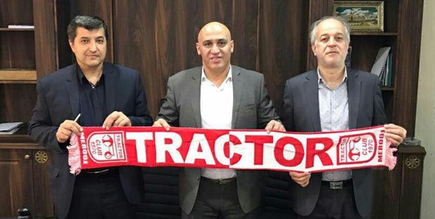 منصوریان: تراکتور یکی از 3 قطب فوتبال ایران است/ قول می‌دهم با جان‌ودل برای این تیم تلاش کنم
