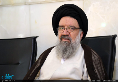 احمد خاتمی: اختلاس‌هایی که رخ می دهد ناشی از عدم نظارت دقیق است /قوه‌قضاییه در عرصه اقتصادی هم مانند مسائل سیاسی، قاطع عمل کند