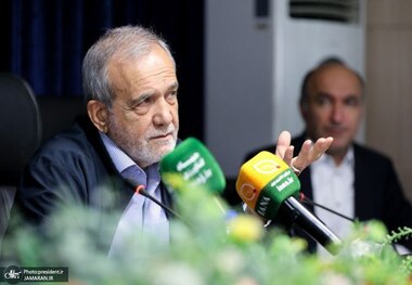 پزشکیان: وزارت کشاورزی بر هزینه‌کردها دقت کند تا کالا گران تهیه نشود/ وزارت جهادکشاورزی یکی از بزرگترین مصرف‌کنندگان ارز دولتی است / کار با امر و نهی صرف به پیش نمی‌رود/ هرکس به جای اینکه از دیگران بخواهد که خود را اصلاح کنند، اصلاح را از خود آغاز کند
