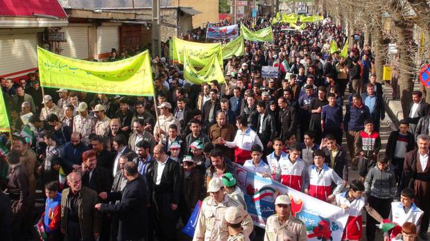 مردم مرزنشین شهرستان پاوه امروز فریاد مرگ بر امریکا سر دادند