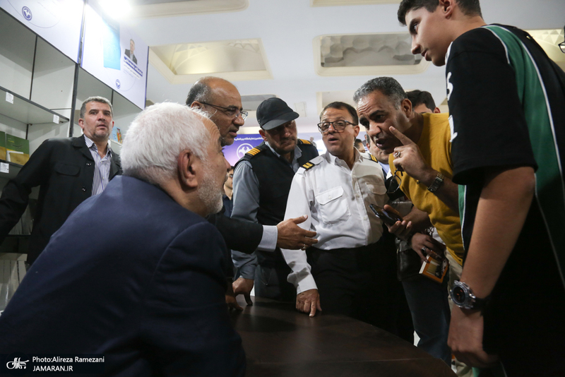 مراسم چاپ هفتم خاطرات ۸ساله محمدجواد ظریف