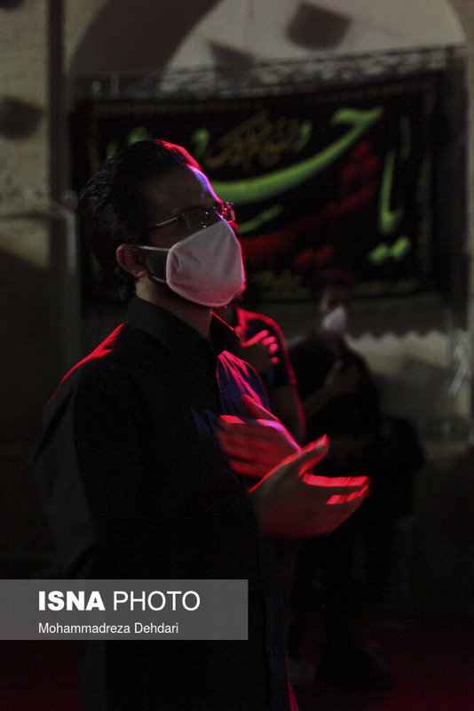 عزاداری شب چهارم محرم در مجاورت ارگ کریمخانی