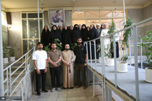 بازدید جمعی از دانشجویان کشور عراق از بیت امام خمینی در جماران