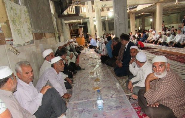 توزیع ۴ هزار پرس غذا در روز عاشورا توسط اهل سنت گلستان