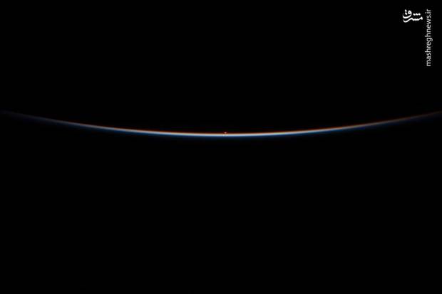 
لحظه طلوع خورشید از فضا+عکس