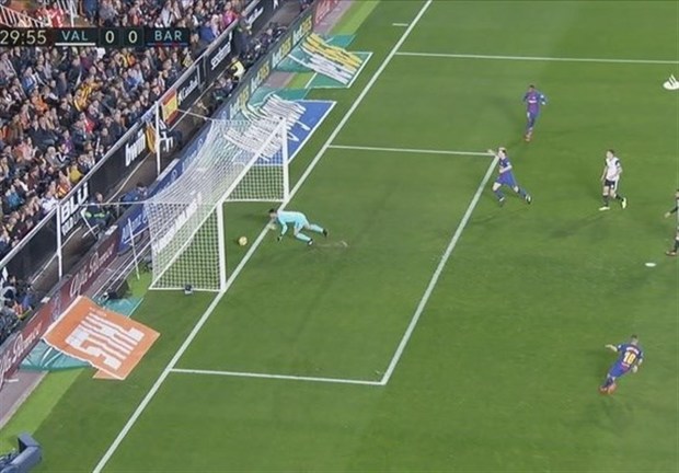 واکنش کاربران شبکه اجتماعی به گل مردود شده بارسلونا+ تصاویر
