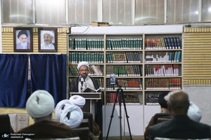 رونمایی از کتاب های «المکاسب المحرمه» و«ملحق العروه الوثقی» تالیف آیت الله العظمی صانعی(ره)