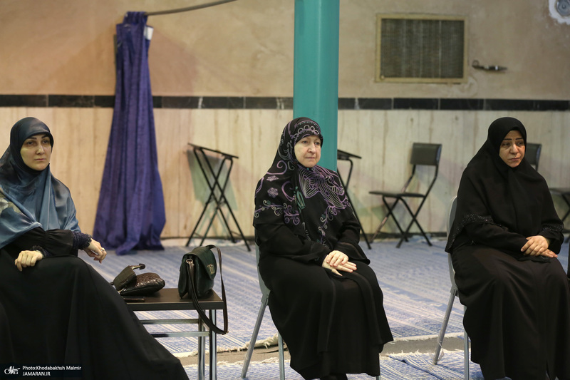 دیدار جمعی از خواهران نخبه عراقی با دکتر فاطمه طباطبایی در جماران