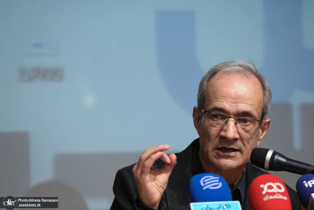 غلامرضا کاشی، استاد علوم سیاسی: نظام باید در ائتلاف با مردم یک تصمیم بزرگ بگیرد/ پس از چهار دهه از انقلاب باید بازنگری کنیم/ ما هزینه زیادی به دوش خود، مردم و کشور گذاشتیم/ نظام باید شجاعانه تصمیم بگیرد و این تنها شرط احیای بزرگ‌داشت روح انقلاب است