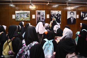 بازدید اقشار مختلف مردم از بیت امام خمینی (س) در جماران-5