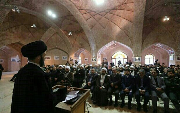 روحانیون غرور مقدس ایران را در 40 سال انقلاب تضمین کردند عزت کشور مرهون مجاهدت روحانیون است