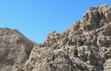 نجات 9 کوهنورد مفقود در ارتفاعات نایبند طبس