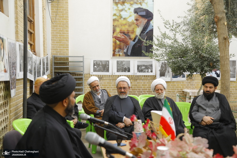 نشست بازخوانی خاطرات امام خمینی و انقلاب اسلامی در قم‎