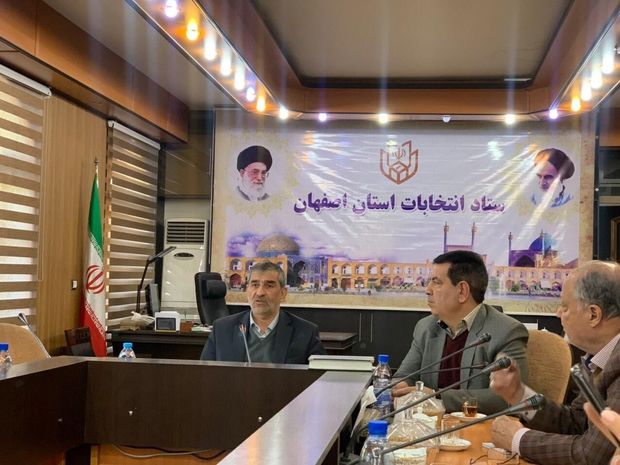 رییس ستاد انتخابات اصفهان: مسائل چالشی نباید فضای پرشور انتخاباتی را بر هم بزند