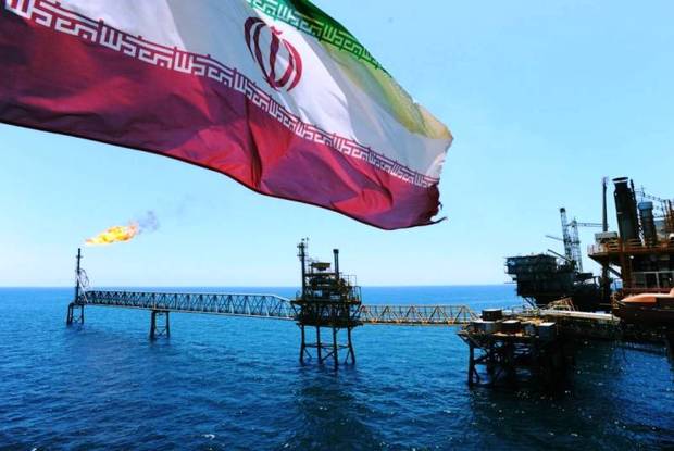 بلومبرگ: چین واردات نفت خام از ایران را از سر می‌گیرد