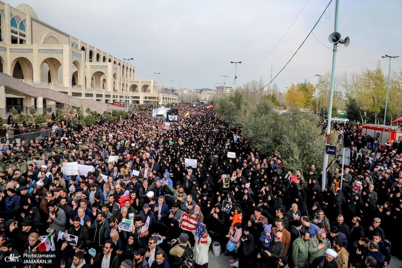 راهپیمایی مردم تهران در محکومیت ترور سردار قاسم سلیمانی