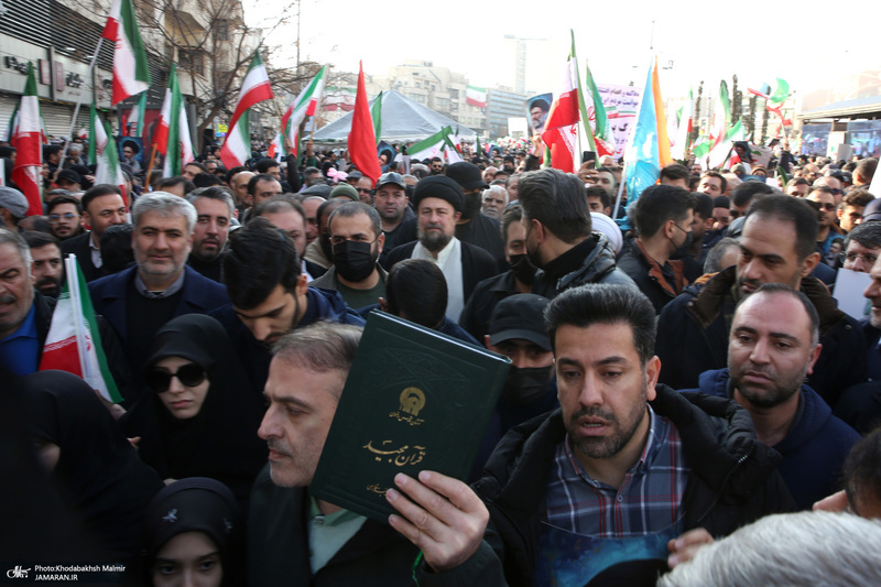 حضور سید حسن خمینی در اجتماع بزرگ مردم تهران