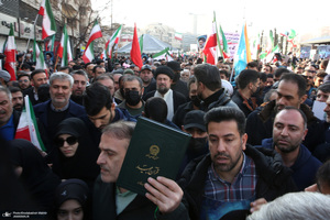 حضور سید حسن خمینی در اجتماع بزرگ مردم تهران