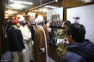 بازدید جمعی از گردشگران کشور پاکستان از بیت امام خمینی از جماران