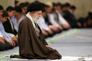 نماز ظهر و عصر در ماه مبارک رمضان در حسینیه امام خمینی (ره) اقامه می‌شود